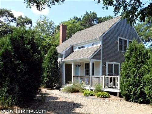 72 9Th St, Marthas-Vineyard, MA 02539 exterior