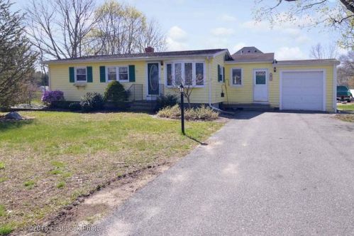 92 Valley St, Seekonk, MA 02771 exterior