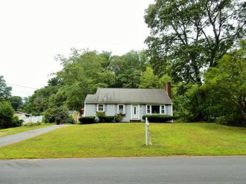 84 Cedar Ln, Halifax, MA 02338 exterior