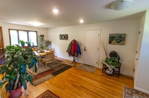 38 Cardinal Dr, Wallingford, CT 06492 exterior