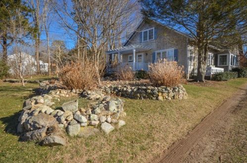 156 Old Plymouth Rd, Sagamore Beach, MA 02562 exterior