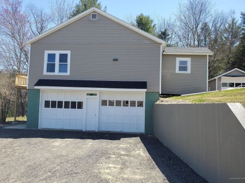 79 Hebron Rd, South-Paris, ME 04281 exterior