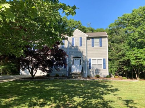 85 Orchard Woods Dr, South Kingstown, RI 02874 exterior