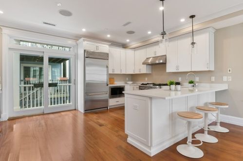 111 Bolton St, Roxbury-Xing, MA 02127 exterior
