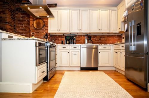 122 Fulton St, Roxbury-Xing, MA 02109 exterior