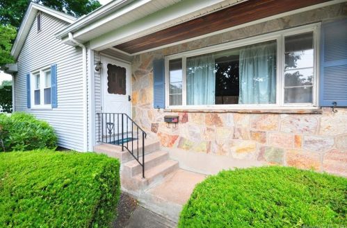 67 Keeney St, Manchester, CT 06040 exterior