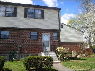 331 Hampton Ct, Hartford, CT 06111 exterior