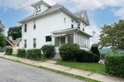26 Aurora St, Waterbury, CT 06708 exterior