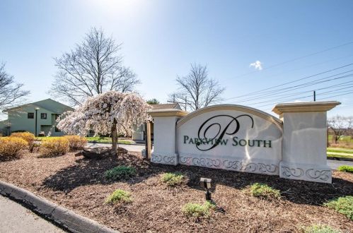 102 Summer Hill Dr, Wapping, CT 06074 exterior