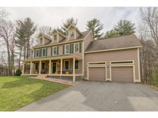 14 Greenfield Dr, Plaistow, NH 03865 exterior