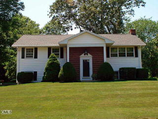 5 Pheasant Ln, Norwalk, CT 06854 exterior