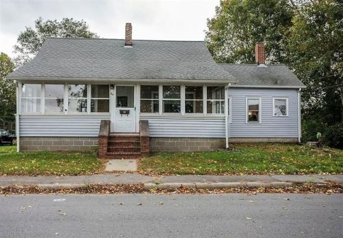 64 Linden St, Taunton, MA 02780 exterior