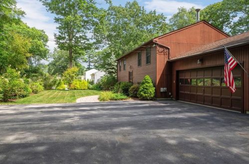37 Laurel Dr, Glocester, RI 02814 exterior
