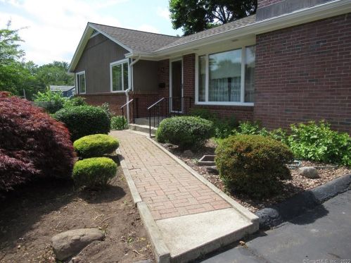 15 Plymouth St, Middletown, CT 06457 exterior