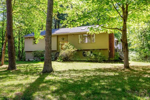 9 Hemlock Rd, Brunswick, ME 04011 exterior