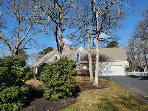 48 Hillcrest Dr, Hardwich, MA 02645 exterior