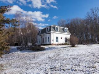 29 Cemetery Ln, Greenland, NH 03840 exterior