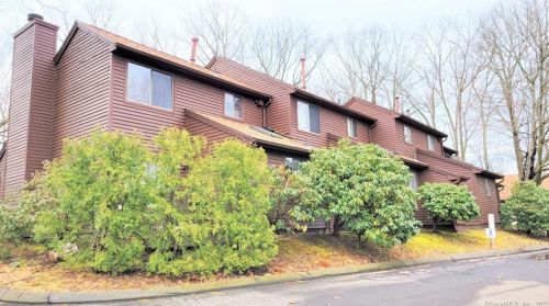 63 Trolley Cir, Milford, CT 06460 exterior