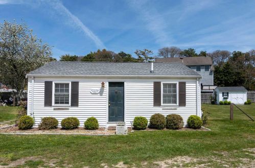 57 Norton Orchard Rd, Edgartown, MA 02539 exterior
