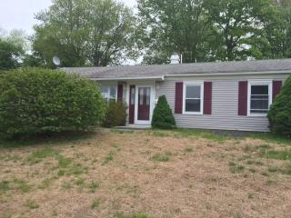 17 Crestwood Rd, Ansonia, CT 06401 exterior