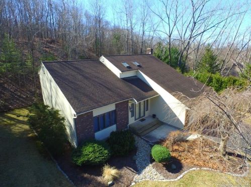 38 Markwood Rd, Manchester, CT 06040 exterior
