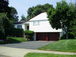 71 Redwood Rd, Newton, MA 02459 exterior