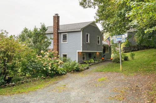 213 Pine St, Charlestown, NH 03773 exterior
