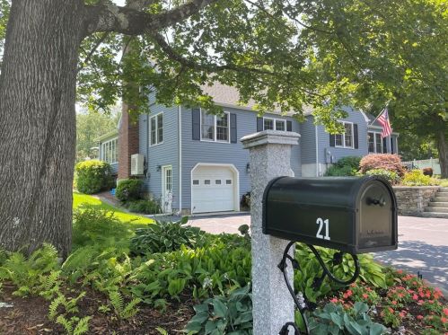 21 Virginia Cir, Hassanamisco Indian Reservat, MA 01519 exterior