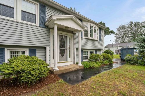 6 Robin Dr, Goffstown, NH 03045 exterior