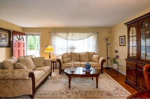 62 Jackson Rd, Bloomfield, CT 06002 exterior