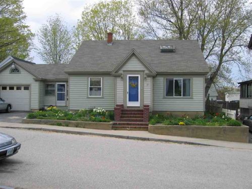 13 Mount Auburn St, Somersworth, NH 03878 exterior