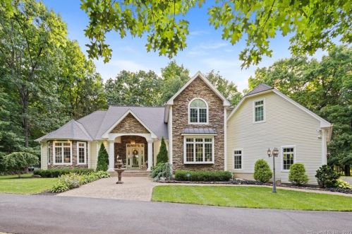 181 Oakridge Rd, Bristol, CT 06010 exterior