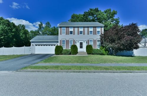 2 Rainbow Dr, Worcester, MA 01605 exterior