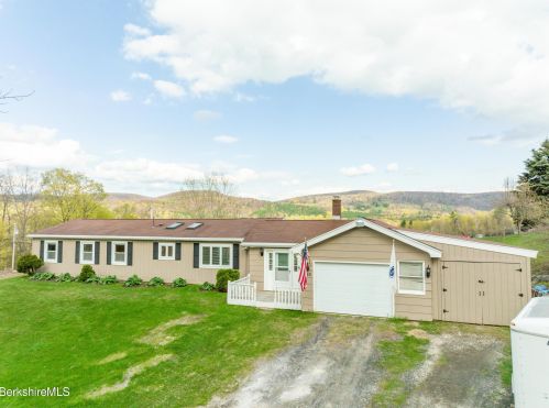 790 Stafford Hill Rd, Cheshire, MA 01225 exterior