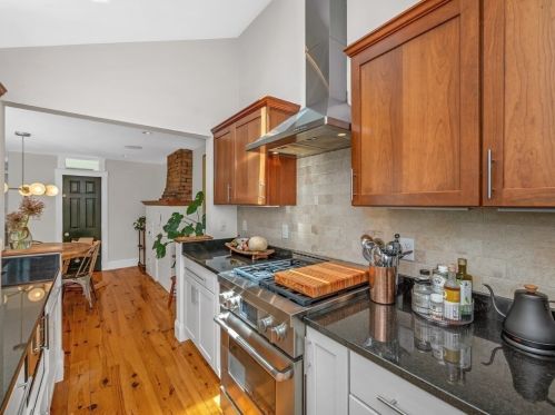 27 Allston St, Roxbury-Xing, MA 02124 exterior