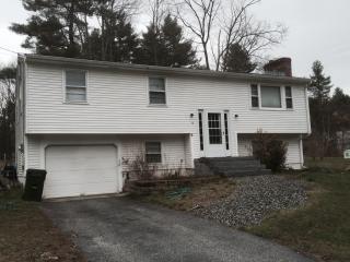 5 Maplewood Dr, Londonderry, NH 03053 exterior