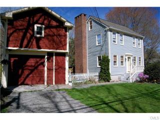 92 Maple Ave, Huntington, CT 06484 exterior