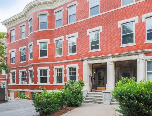 12 Colbourne Cres, Brookline, MA 02445 exterior