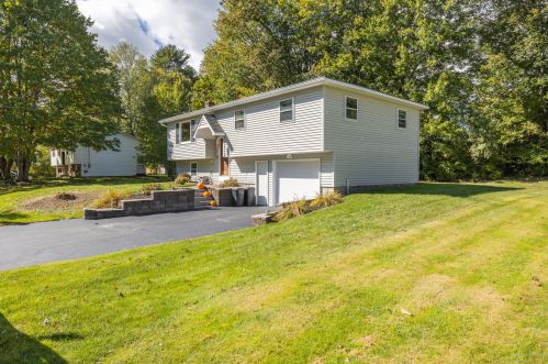 17 Andrea St, Lisbon, ME 04250 exterior