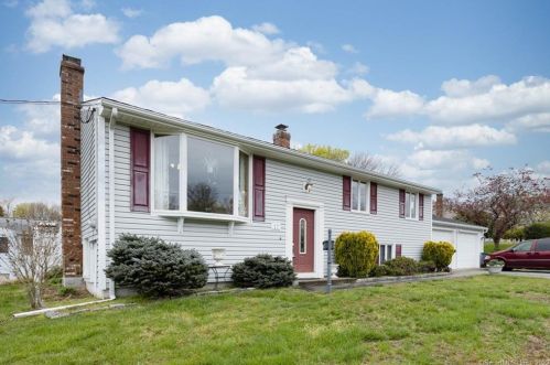 17 Doyle Dr, Ansonia, CT 06401 exterior