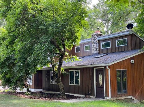 41 Little Punkup Rd, Seymour, CT 06478 exterior