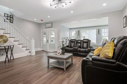 8 Allen Ct, Medford, MA 02155 exterior