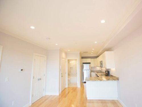 296 Beacon St, Roxbury-Xing, MA 02467 exterior