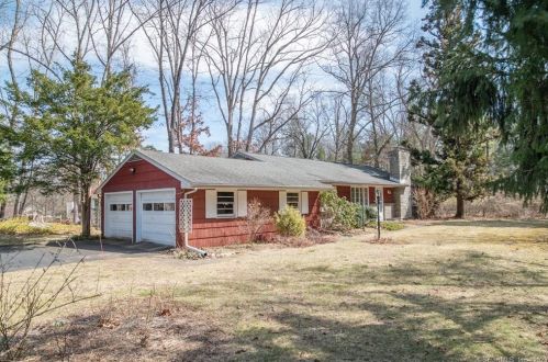 11 Vale Rd, Brookfield Center, CT 06804 exterior