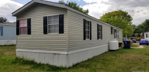 8 Pond Way, North-Windham, CT 06256 exterior