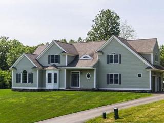 32 Koper Ln, Pelham, NH 03076 exterior
