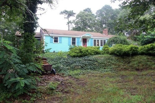 866 Queen Anne Rd, Harwich, MA 02645 exterior