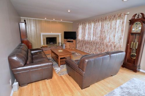 673 Cutspring Rd, Stratford, CT 06614 exterior