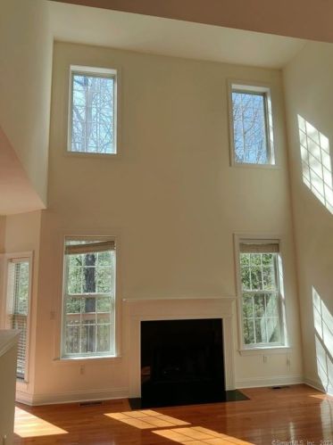 31 Marble Faun Ln, Windsor, CT 06095 exterior