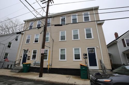 147 Boyden St, Woonsocket, RI 02895 exterior